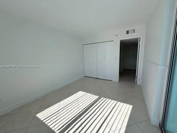$2,300 | 17890 West Dixie Highway, Unit 702, North Miami Beach, FL 33160