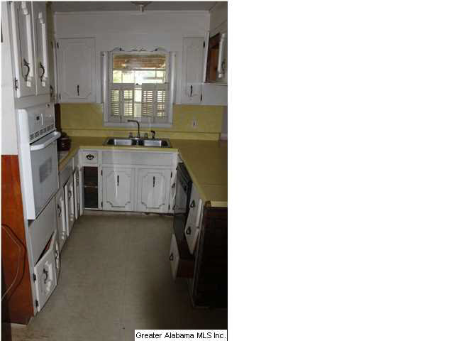 220 Patricia Road Anniston, AL 36206 - Photo 9 of 19