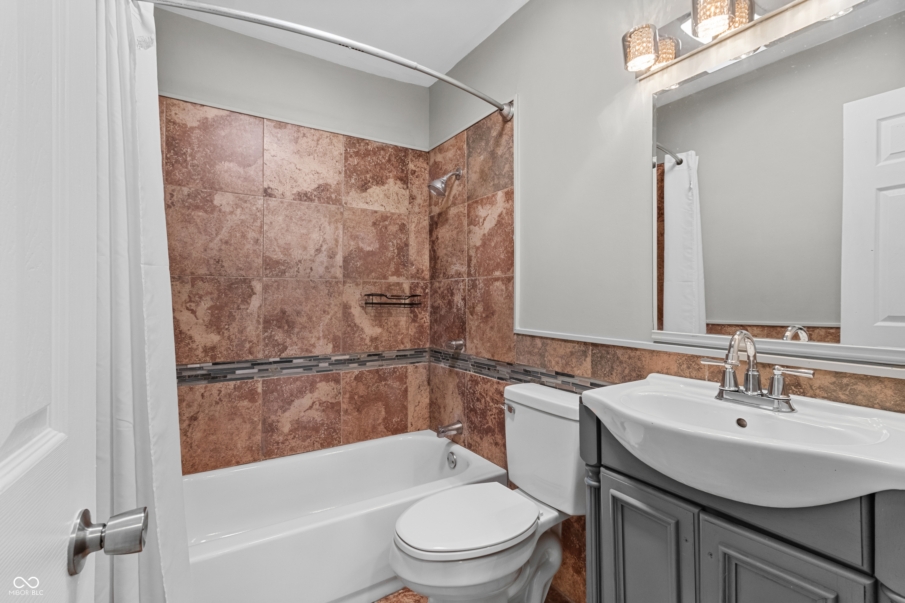 2626 Ebbie Road Indianapolis, IN 46219 - Photo 12 of 25 Gallery Image 12