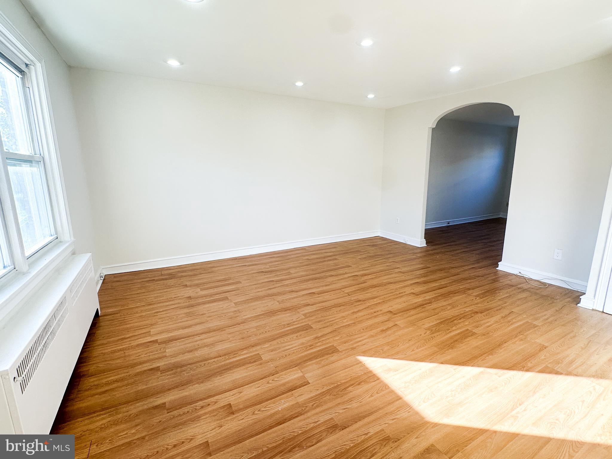 7408 Rugby Street Philadelphia, PA 19138 - Photo 6 of 33 Living Room