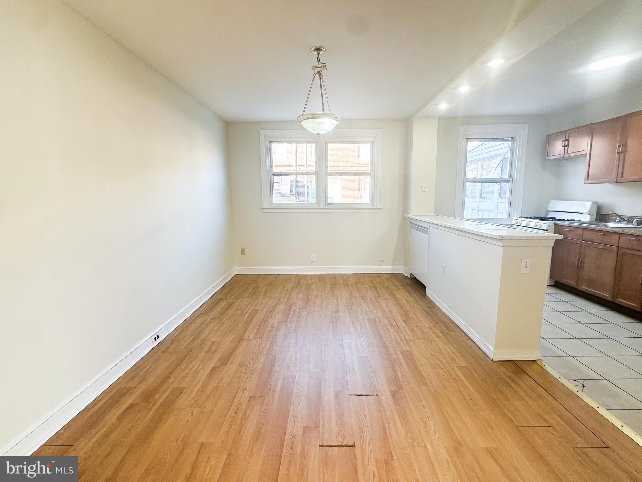 7408 Rugby Street Philadelphia, PA 19138 - Photo 10 of 33 Dining Room/Kitchen