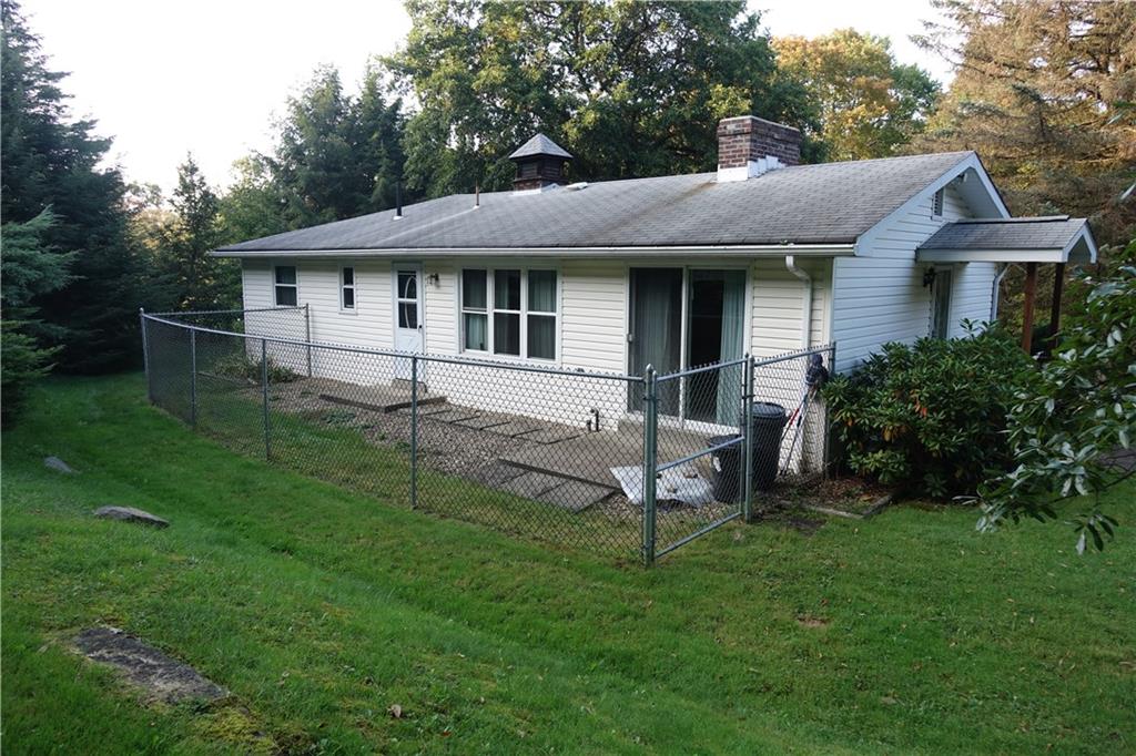 140 Pinehurst Road Butler, PA 16001 - Photo 17 of 25 Exterior Rear