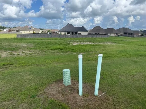 $92,000 | 332 Sophia Drive, Luling, LA 70070