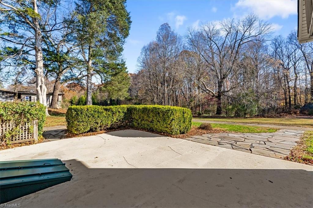538 Plainfield Road Greensboro, NC 27455 - Photo 30 of 39 Gallery Image 30