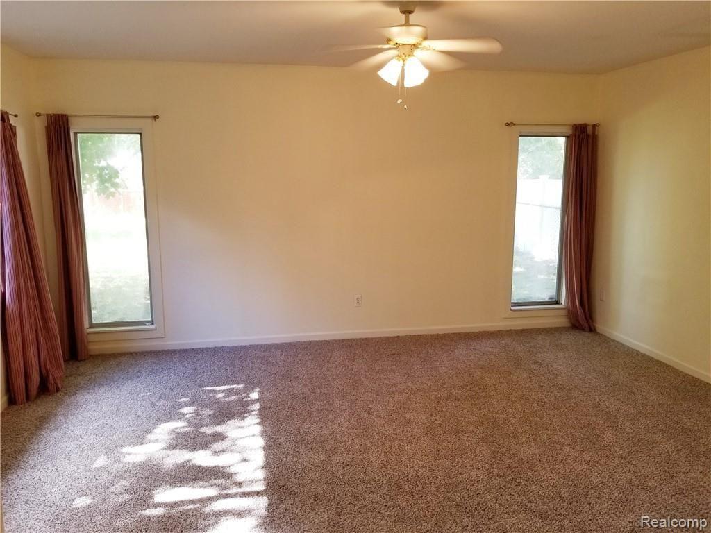 29333 Ridgefield Avenue Warren, MI 48088 - Photo 11 of 27