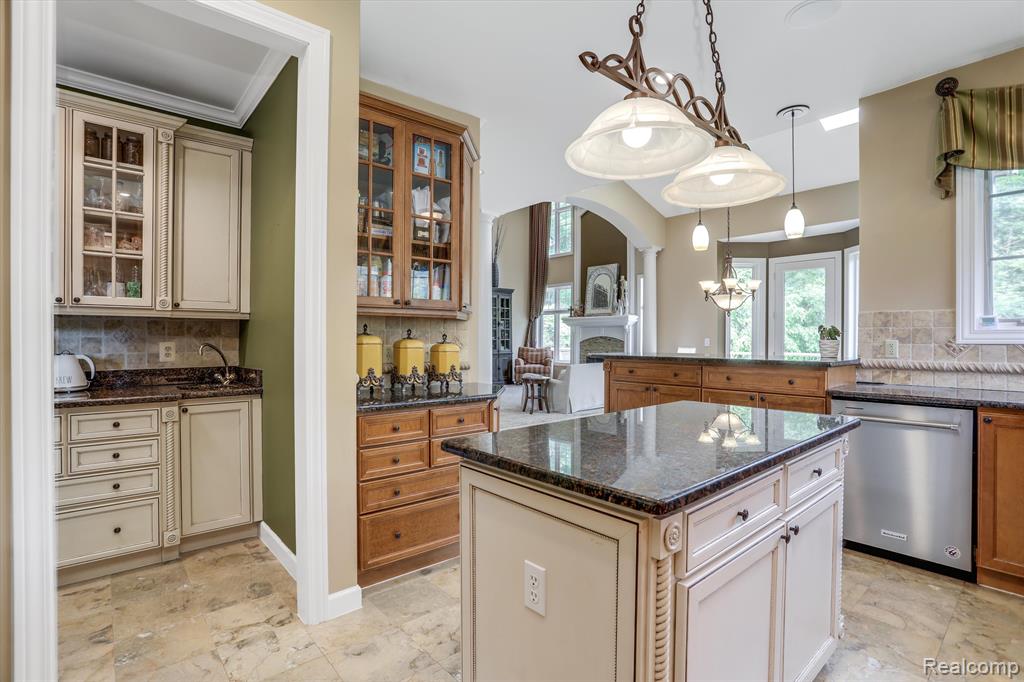 6984 Oakhurst Ridge Road Clarkston, MI 48348 - Photo 24 of 65