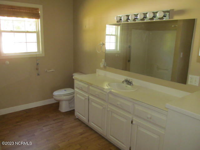 782 Pinecrest Road Bath, NC 27808 - Photo 10 of 20 Bathroom 2