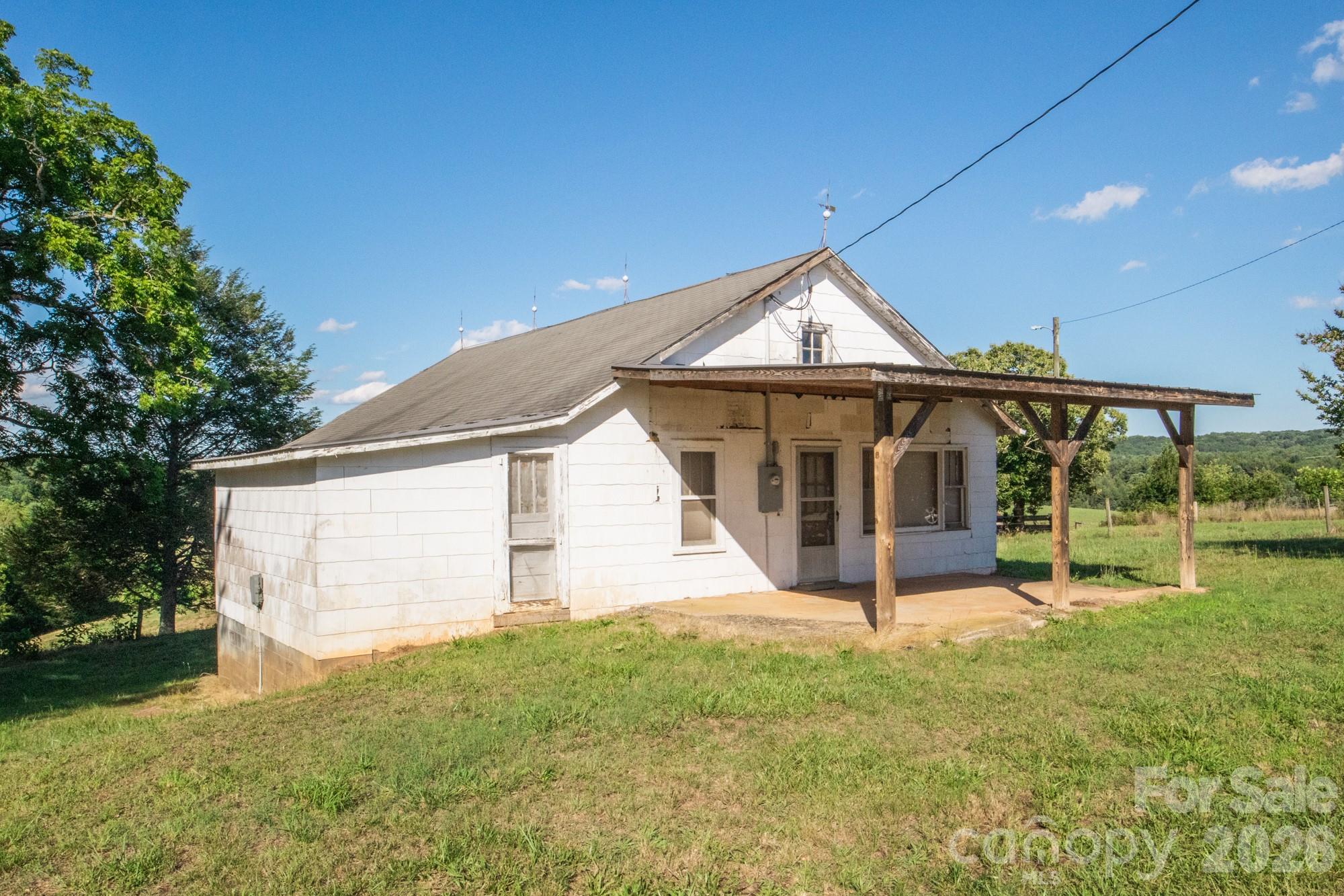 1779 Roundhill Church Road Traphill, NC 28685 - Photo 31 of 42