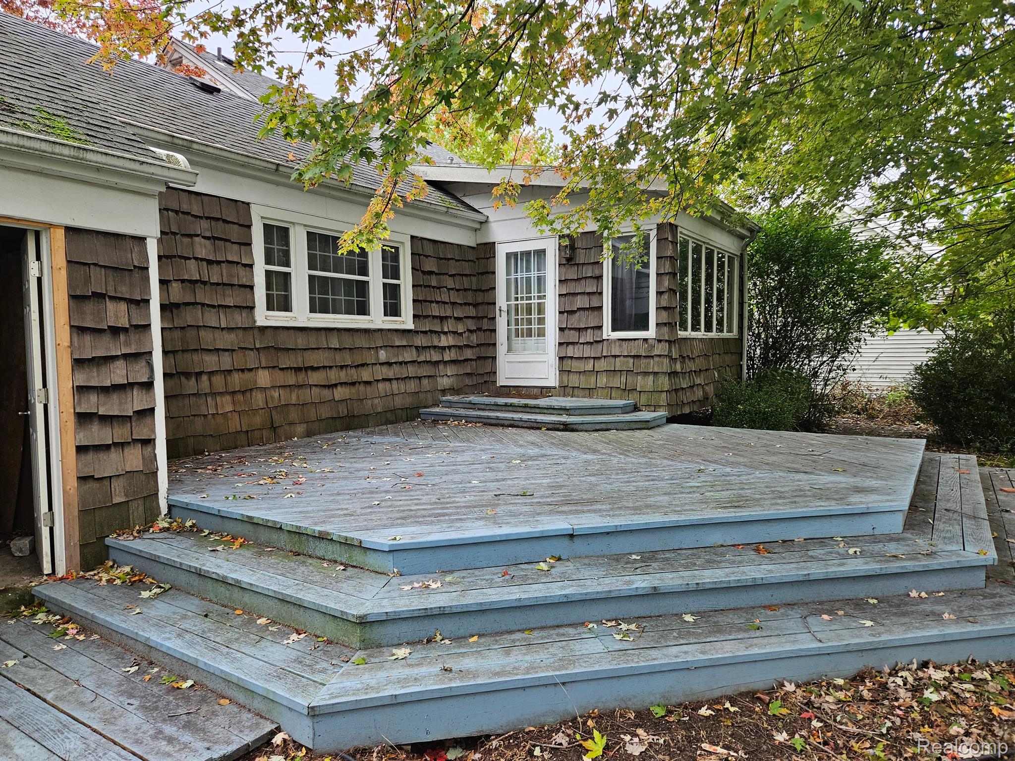 160 Riverside Drive Mount Clemens, MI 48043 - Photo 3 of 12 Gallery Image 3