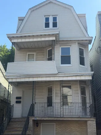 $2,700 | 166 Grant Avenue, Unit 2, Jersey City, NJ 07305