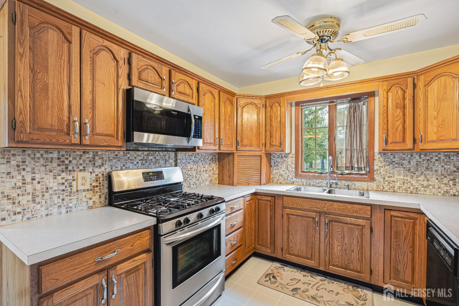 1208 Omaha Road North Brunswick, NJ 08902 - Photo 15 of 60 Gallery Image 15