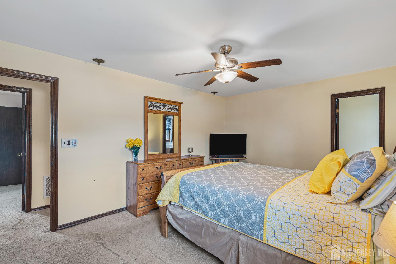 1208 Omaha Road North Brunswick, NJ 08902 - Photo 19 of 60 Gallery Image 19
