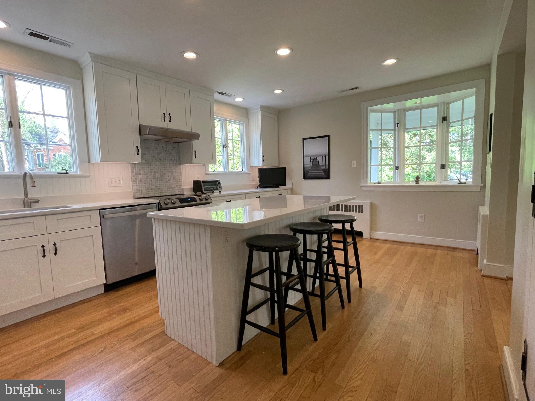 10619 Candlewick Road Stevenson, MD 21153 - Photo 8 of 39 Island Seating