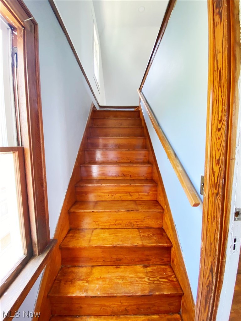 4747 Burleigh Road Cleveland, OH 44125 - Photo 17 of 29 Gallery Image 17