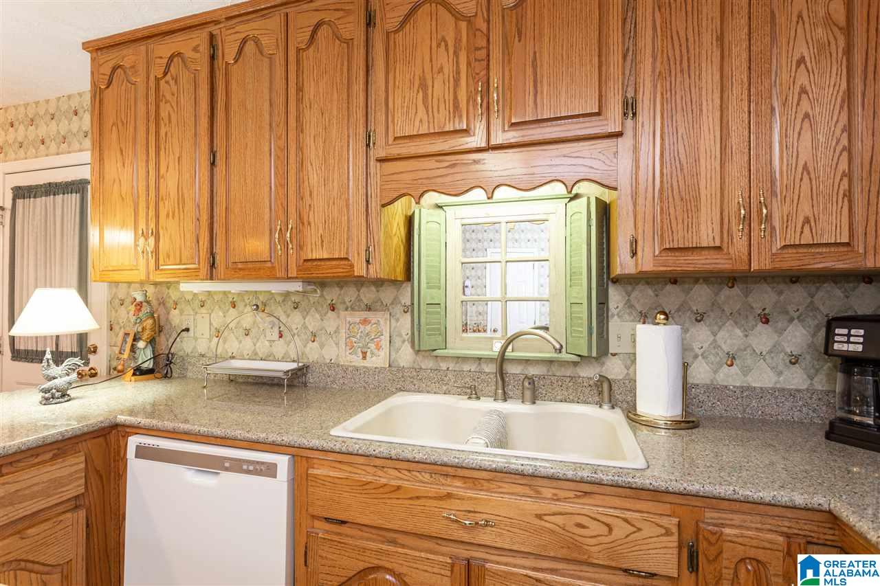 401 Shamrock Road Anniston, AL 36207 - Photo 7 of 46