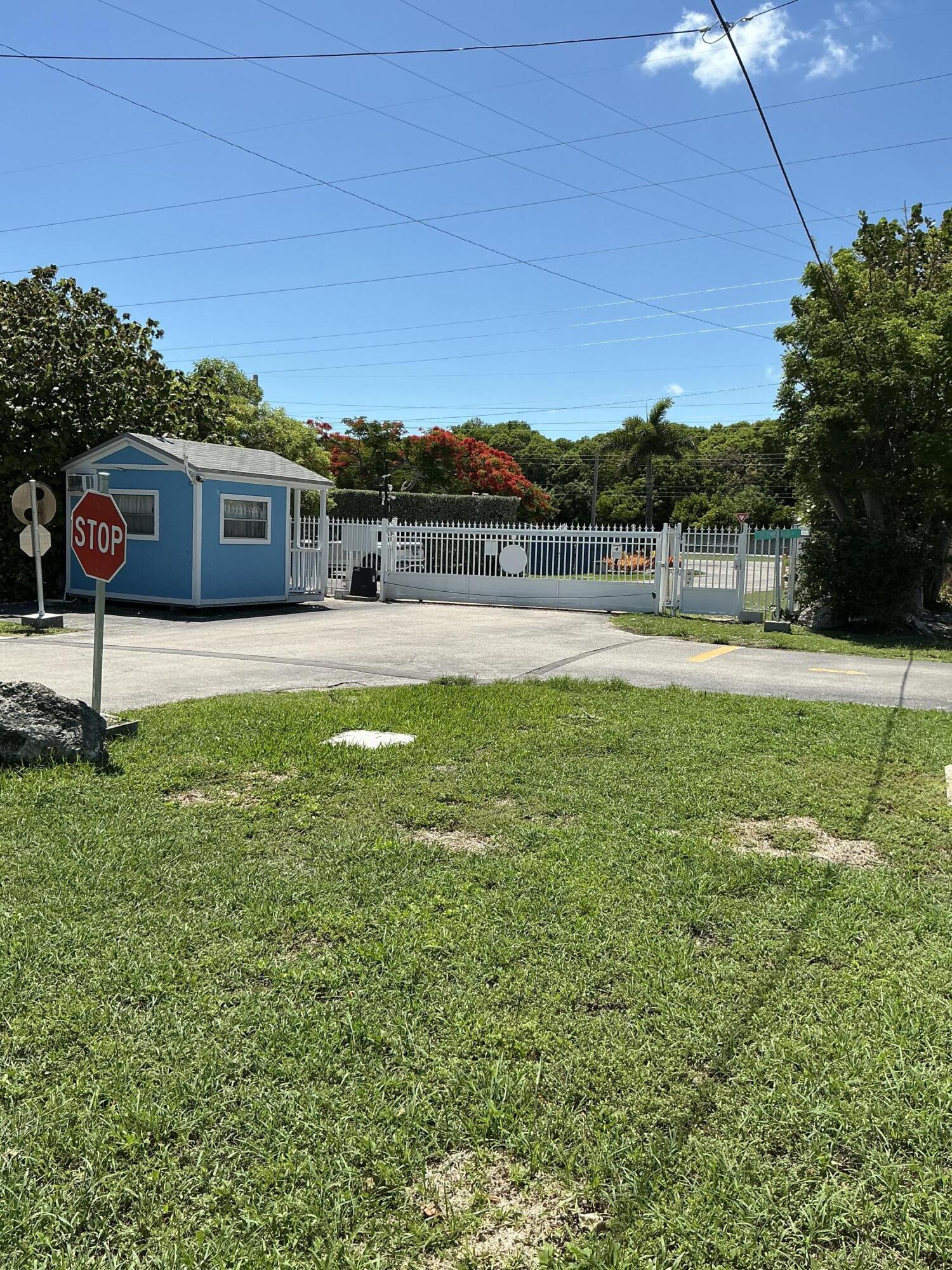 802 North Topaz Key Largo, FL 33037 - Photo 7 of 18 IMG_0025