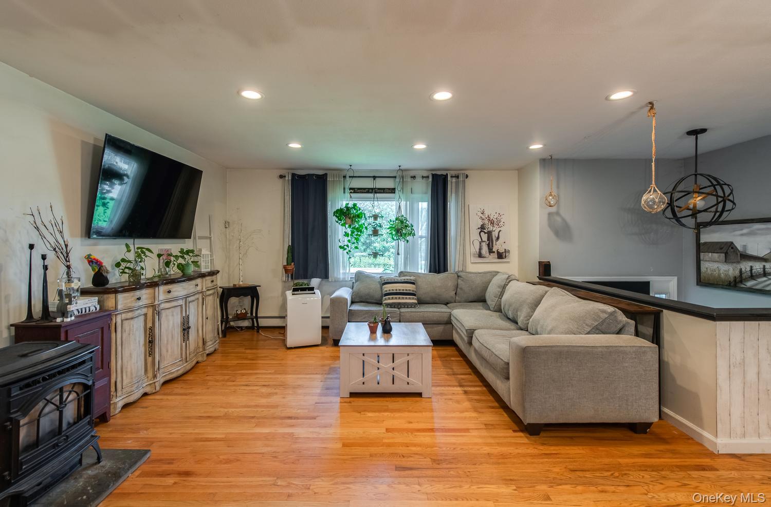 10 Lakeview Road Poughkeepsie, NY 12603 - Photo 6 of 32