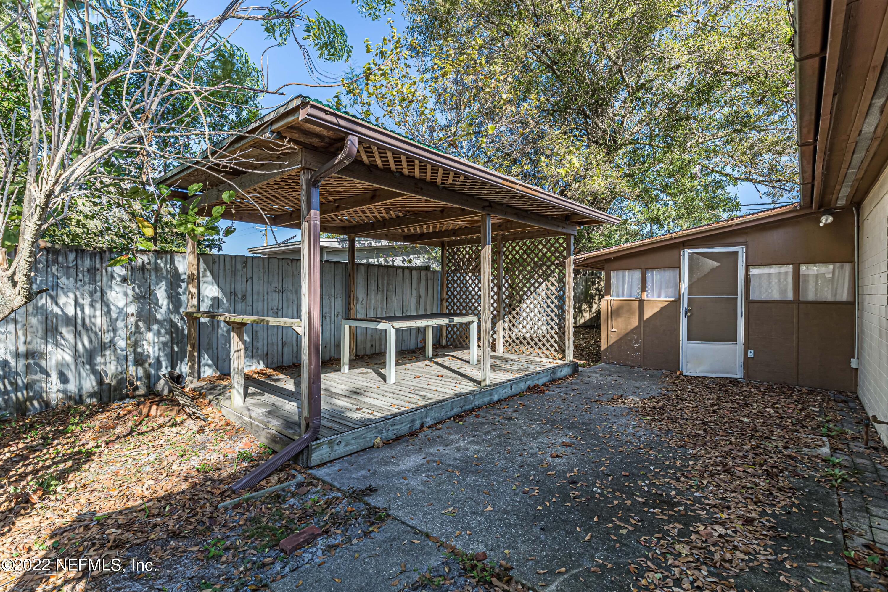 7204 Old Kings Road South Jacksonville, FL 32217 - Photo 27 of 32 a view of a house with a yard