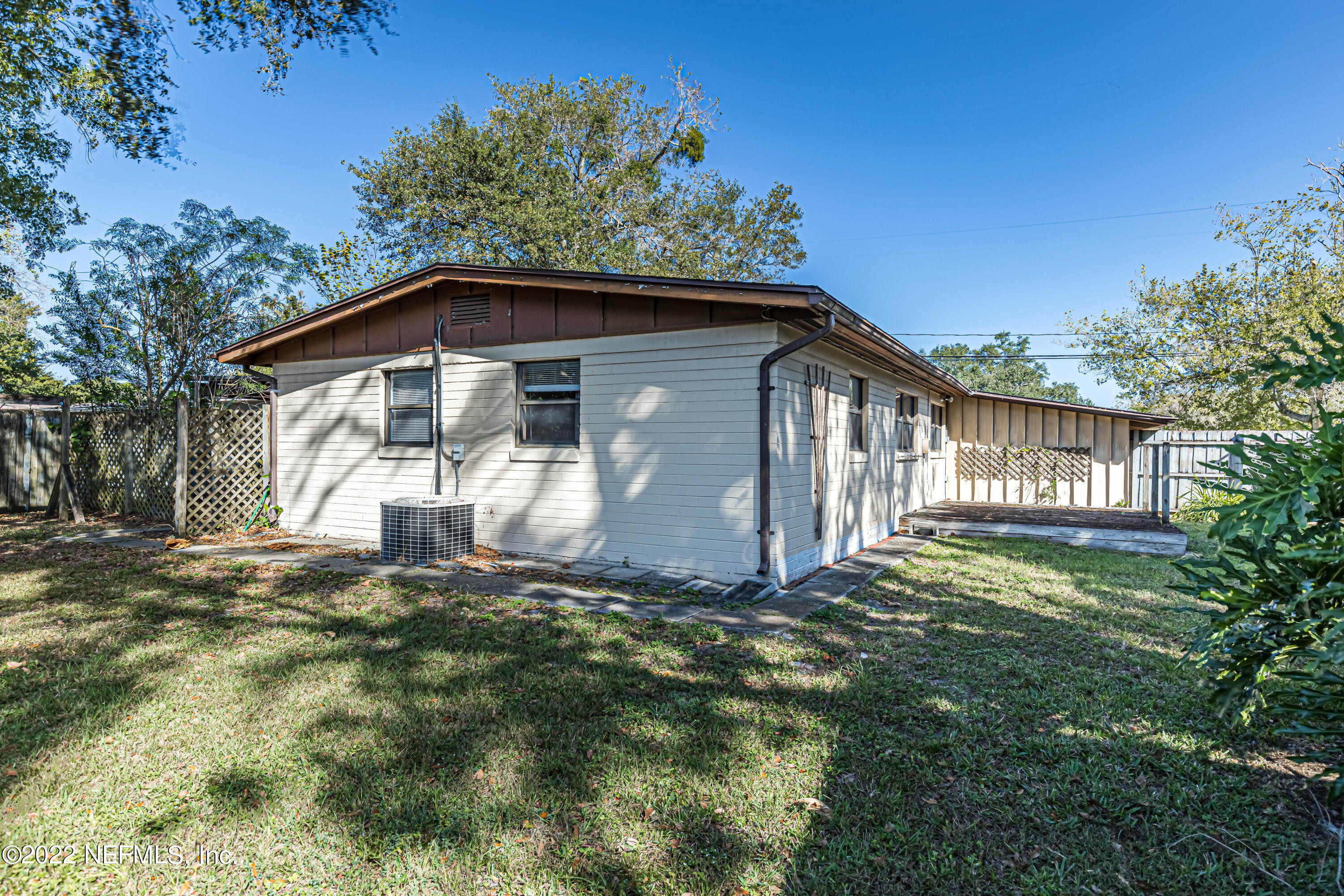 7204 Old Kings Road South Jacksonville, FL 32217 - Photo 29 of 32 a view of a house with a yard