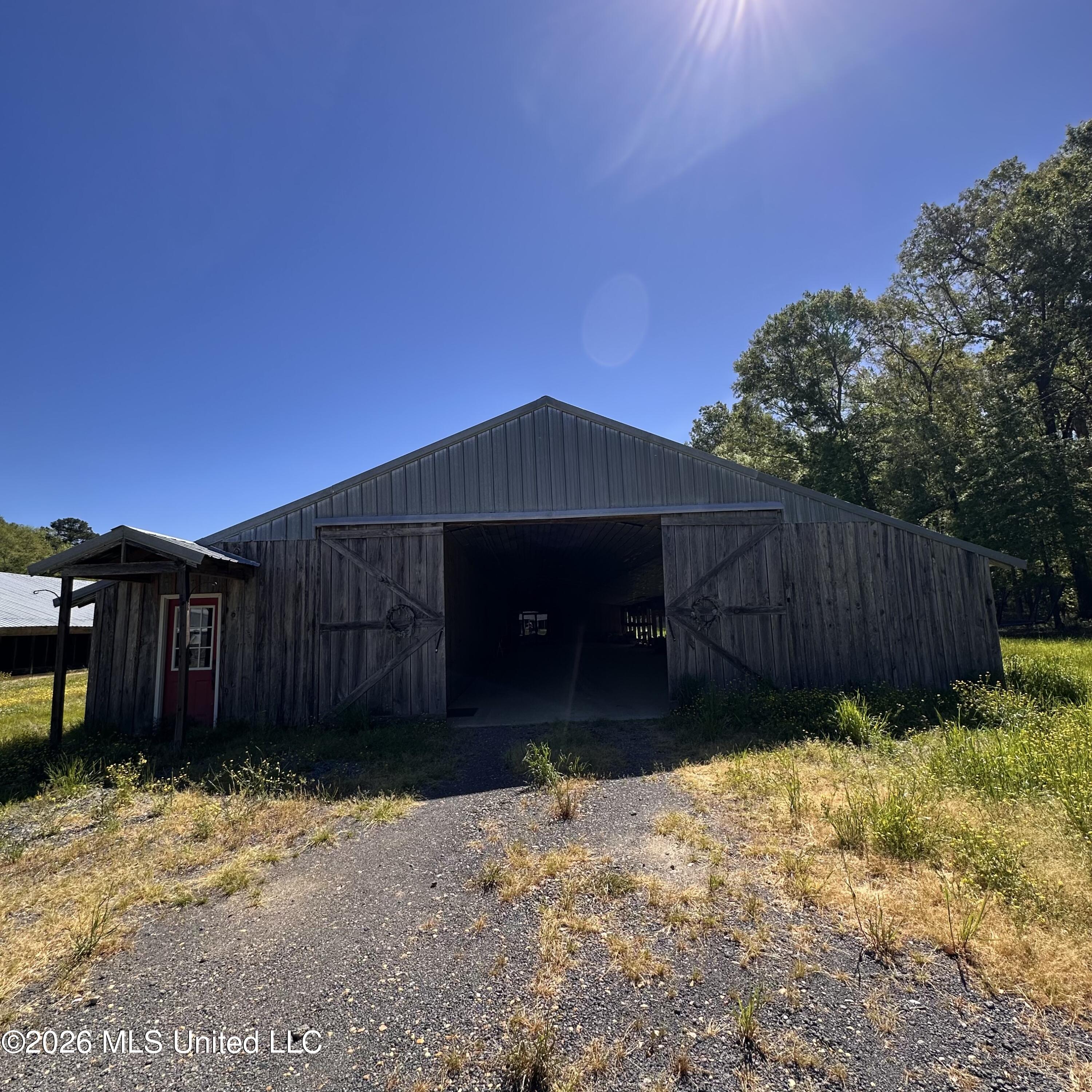 915 Hattie Wallace Road Lena, MS 39094 - Photo 2 of 46 2026-04-07 10.59.03
