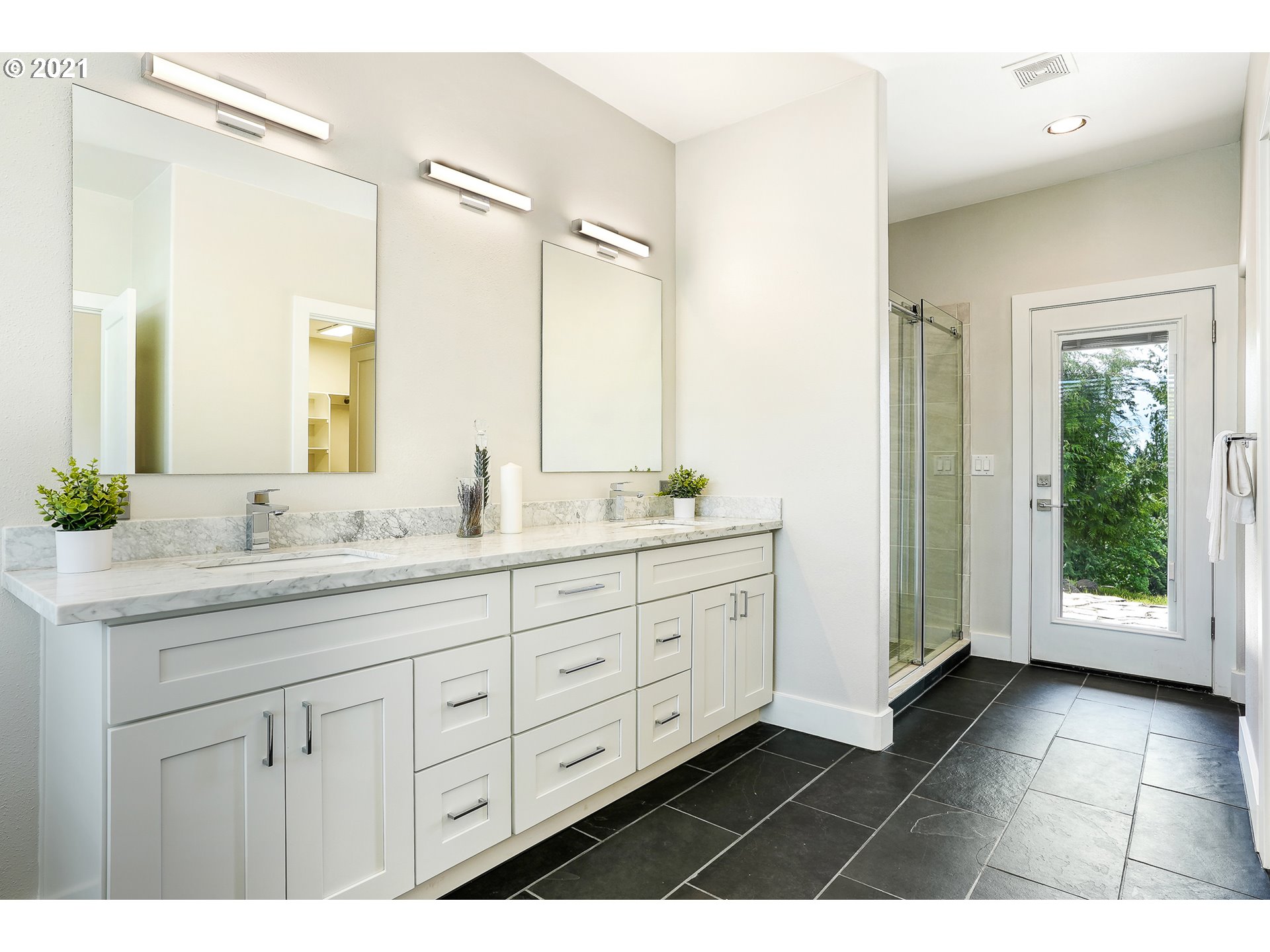 17013 Northwest Johnson Road Hillsboro, OR 97124 - Photo 18 of 32 Gallery Image 18