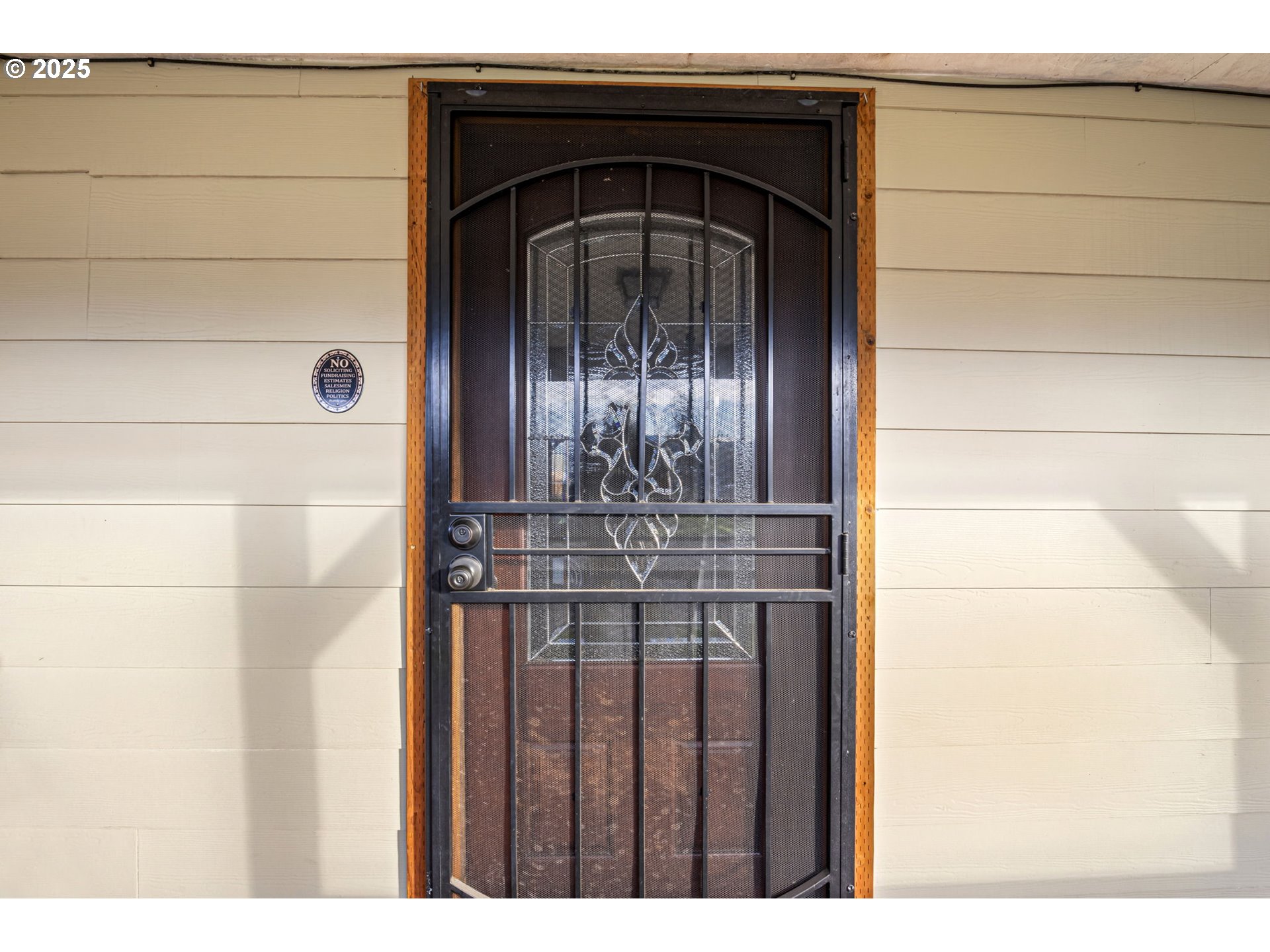 252 Alder Street Yoncalla, OR 97499 - Photo 12 of 47 a view of entryway