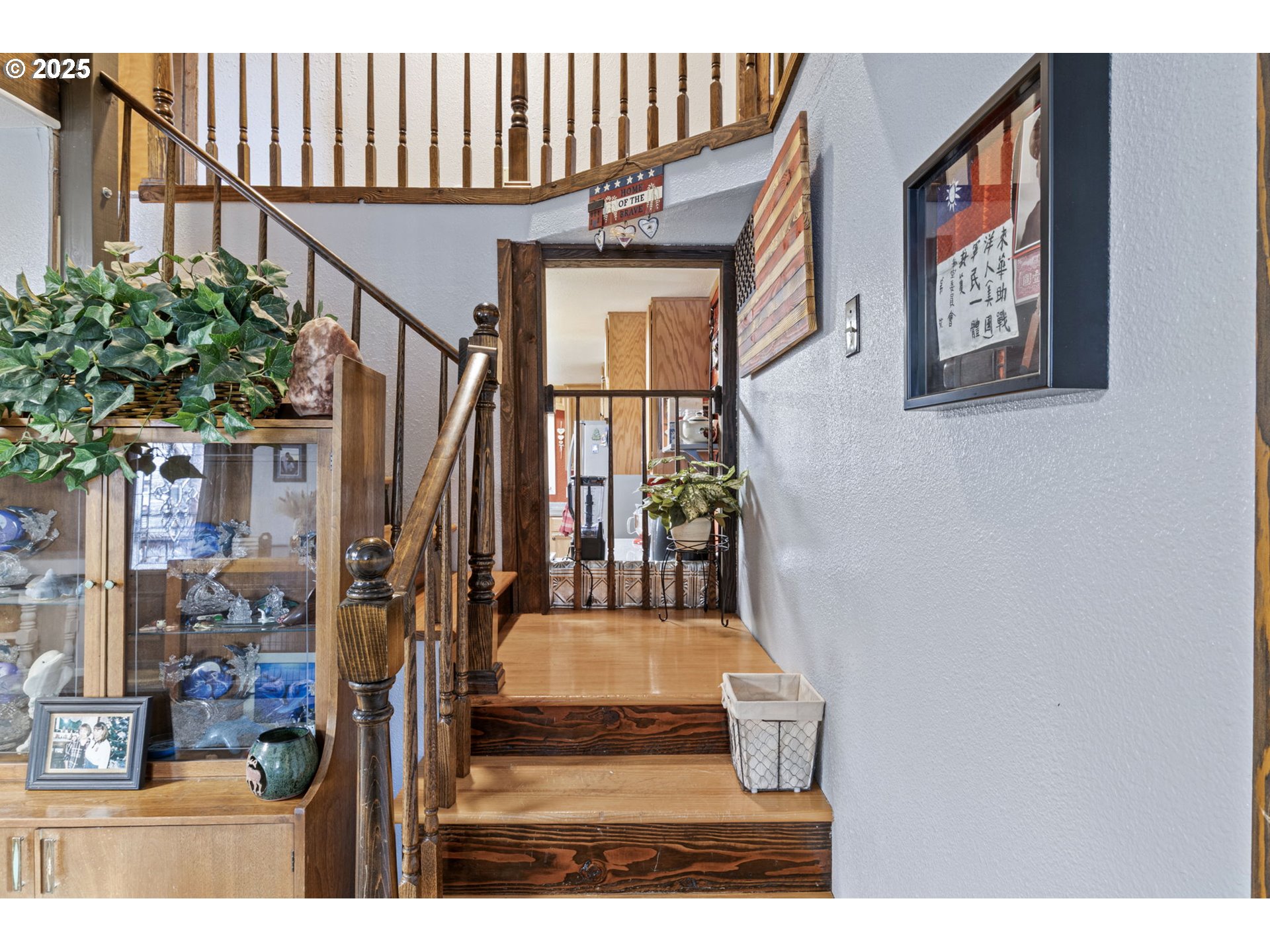 252 Alder Street Yoncalla, OR 97499 - Photo 31 of 47 a view of entryway with a front door