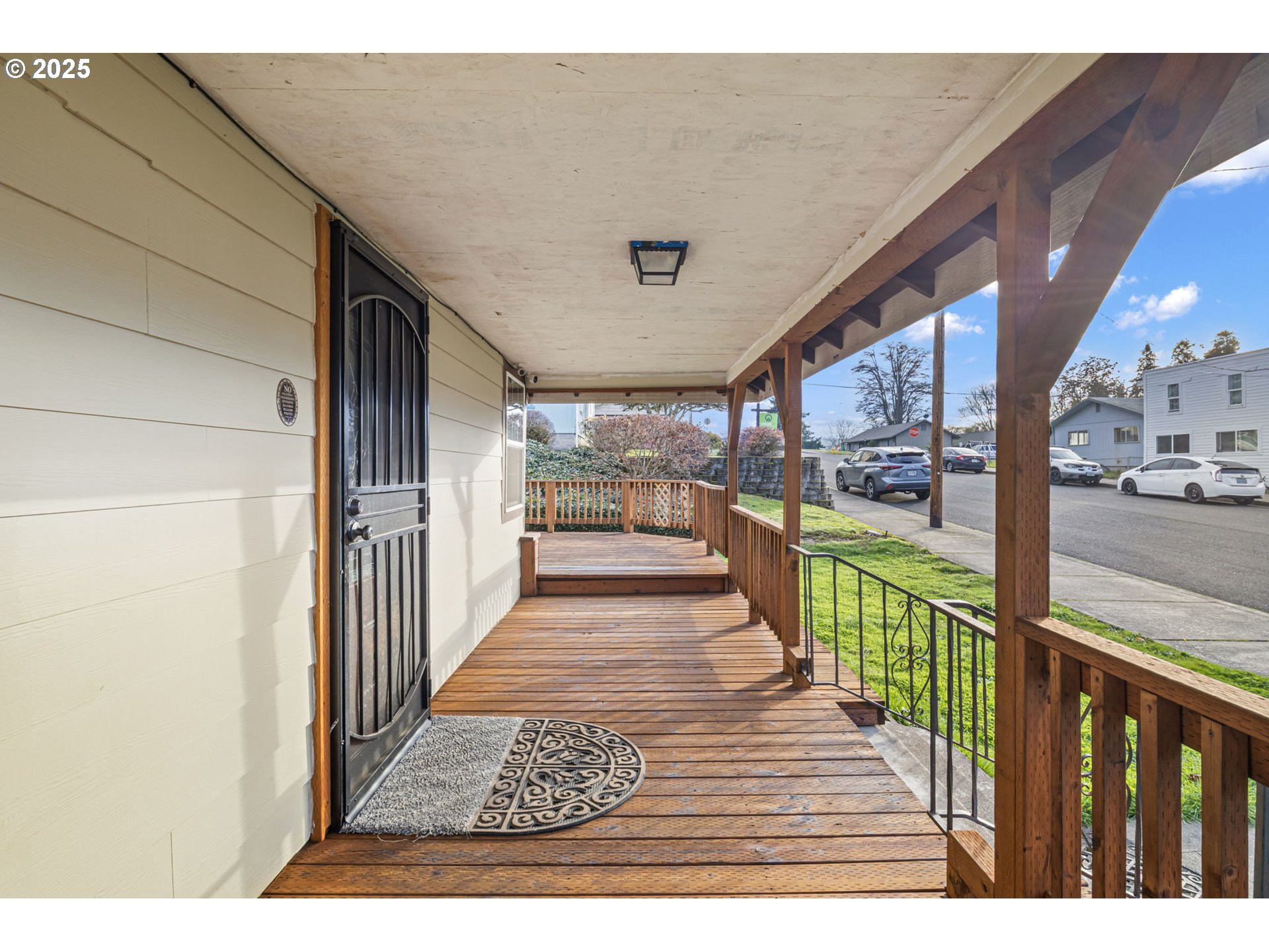 252 Alder Street Yoncalla, OR 97499 - Photo 10 of 47 a view interior of the house