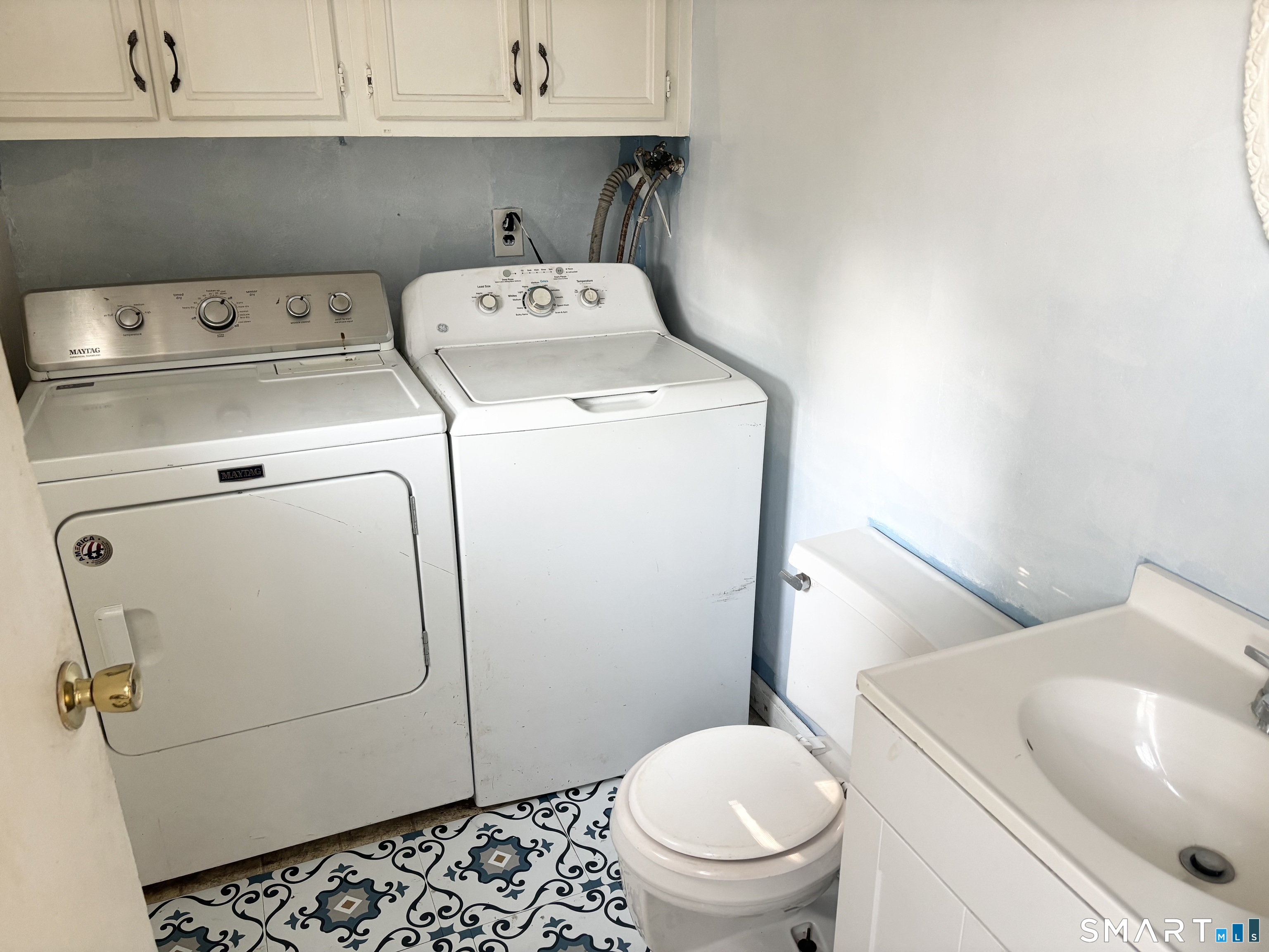 369 Bidwell Street Manchester, CT 06040 - Photo 11 of 13