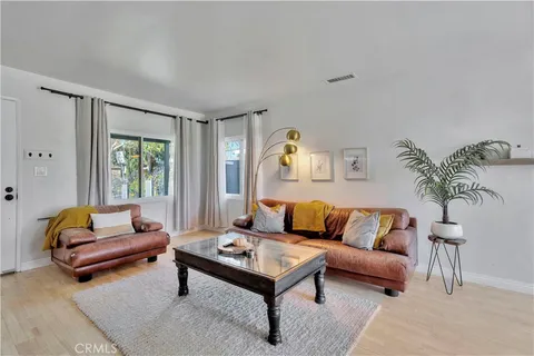 $1,249,988 | 6514 Coldwater Canyon Avenue, North Hollywood, CA 91606