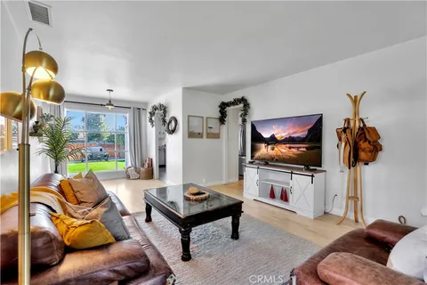 $1,249,988 | 6514 Coldwater Canyon Avenue, North Hollywood, CA 91606