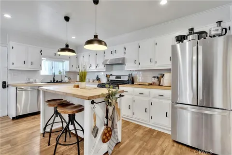 $1,249,988 | 6514 Coldwater Canyon Avenue, North Hollywood, CA 91606