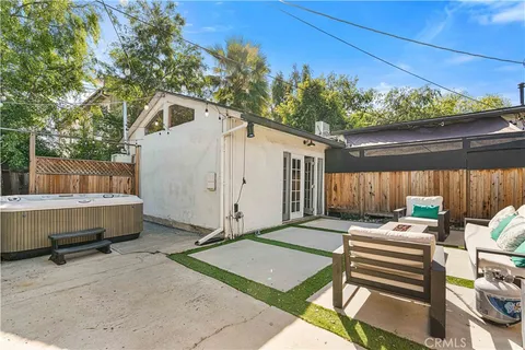 $1,249,988 | 6514 Coldwater Canyon Avenue, North Hollywood, CA 91606