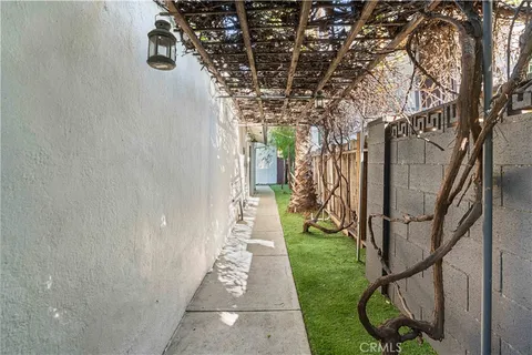 $1,249,988 | 6514 Coldwater Canyon Avenue, North Hollywood, CA 91606