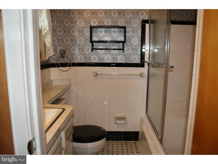 321 Sandy Bank Road Media, PA 19063 - Photo 11 of 21 Bathroom