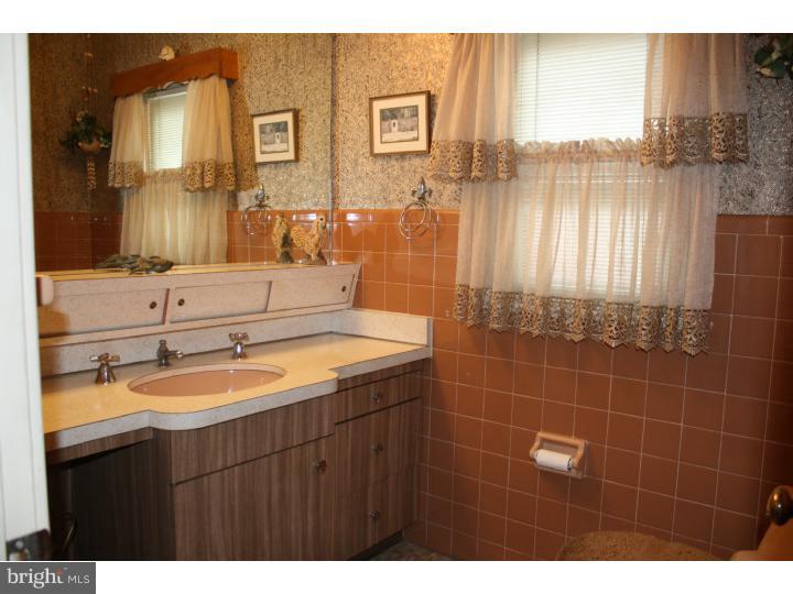 321 Sandy Bank Road Media, PA 19063 - Photo 12 of 21 Bathroom