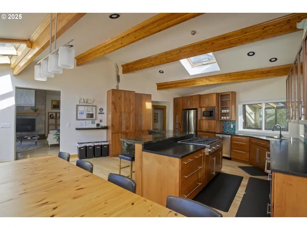 $1,899,000 | 79519 Ray Brown Road, Arch Cape, OR 97102