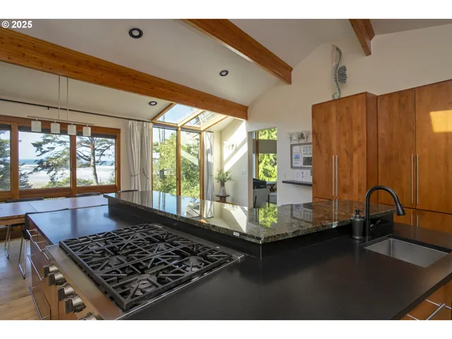 $1,899,000 | 79519 Ray Brown Road, Arch Cape, OR 97102