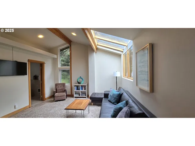 $1,899,000 | 79519 Ray Brown Road, Arch Cape, OR 97102