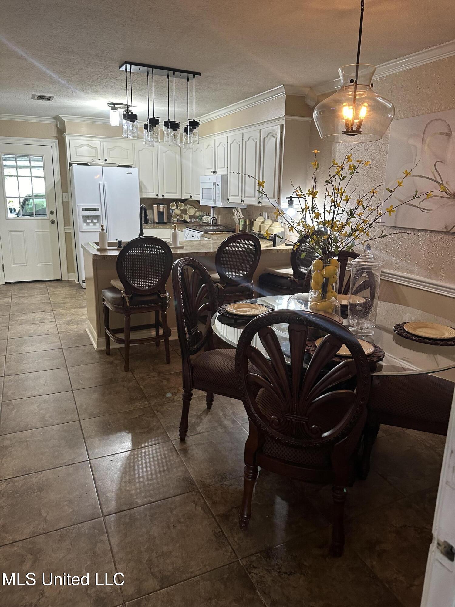 1615 Edgewood Place Clinton, MS 39056 - Photo 7 of 18 IMG_4865