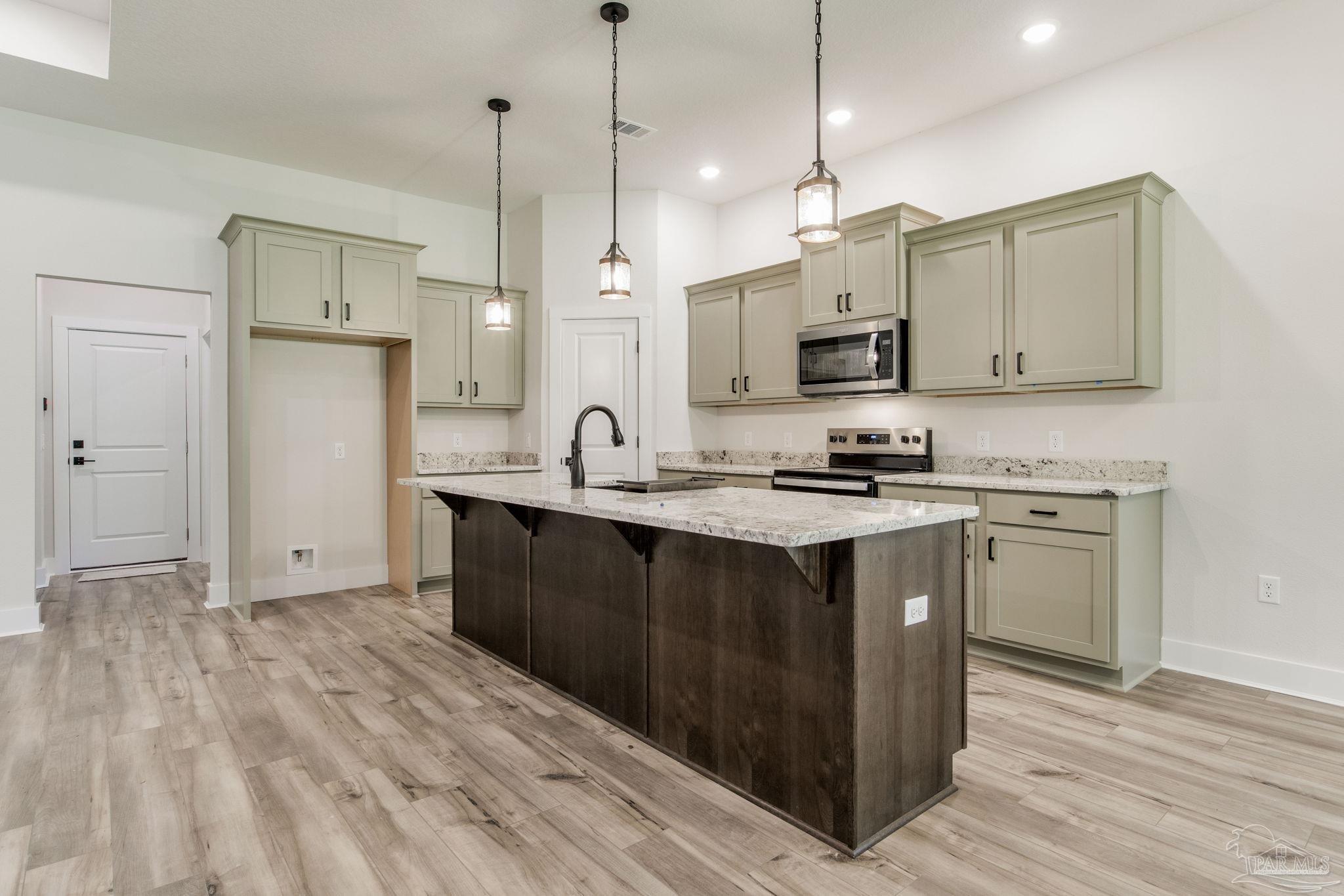 874 Jacobs Way Cantonment, FL 32533 - Photo 3 of 27