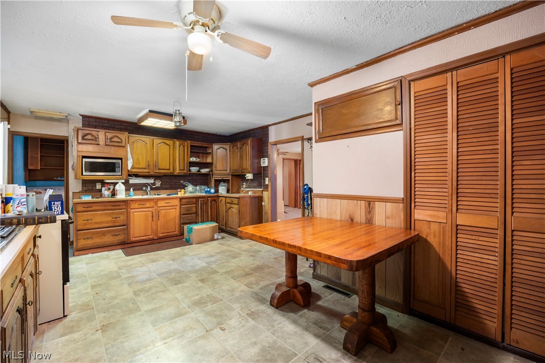 14307 Darrow Road Vermilion, OH 44089 - Photo 13 of 35