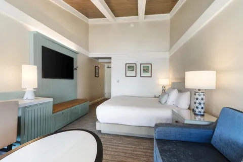 $214,900 | 269 Fontana Boulevard, Unit 2566, Fontana, WI 53125