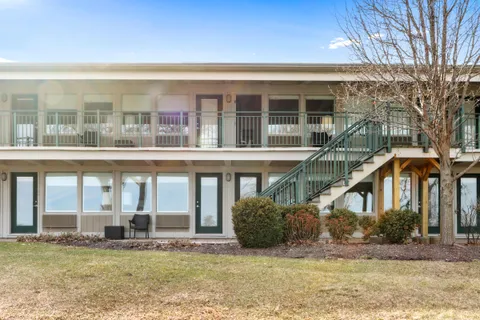 $214,900 | 269 Fontana Boulevard, Unit 2566, Fontana, WI 53125