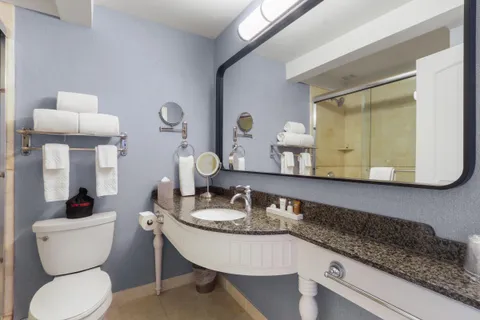 $214,900 | 269 Fontana Boulevard, Unit 2566, Fontana, WI 53125