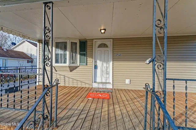 $243,000 | 3760 Albany Street, Niskayuna, NY 12304