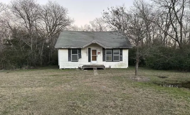 $53,349 | 609 Martin Luther King Avenue, Wortham, TX 76693