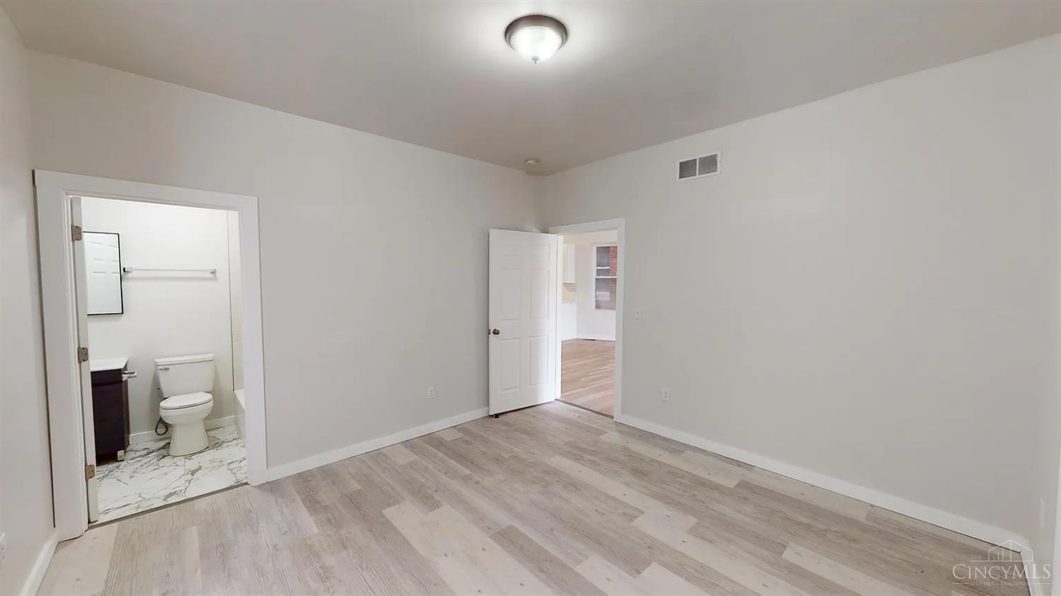 6014 Prentice Street Cincinnati, OH 45227 - Photo 4 of 13
