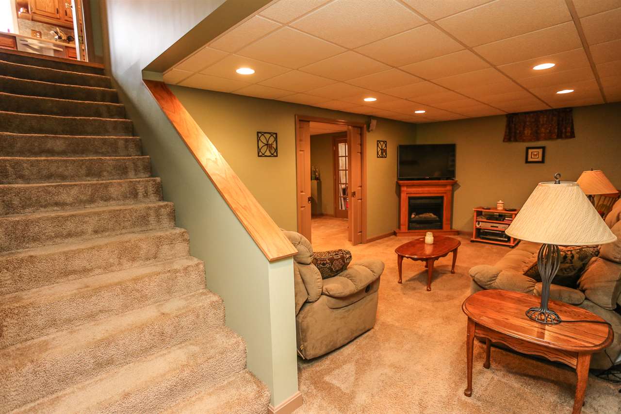 9 Laurel Road Hooksett, NH 03106 - Photo 31 of 40 Gallery Image 31