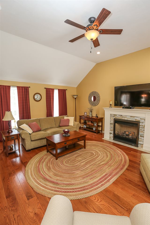 9 Laurel Road Hooksett, NH 03106 - Photo 9 of 40 Gallery Image 9